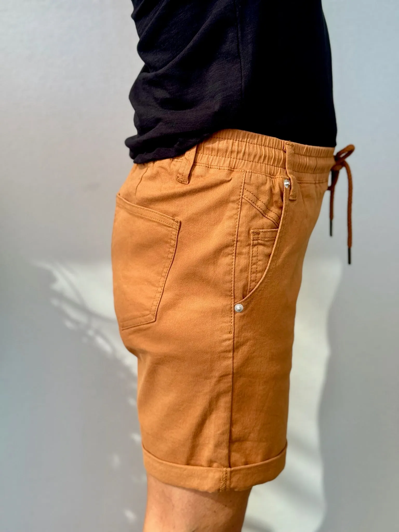 Hadley Shorts - Caramel