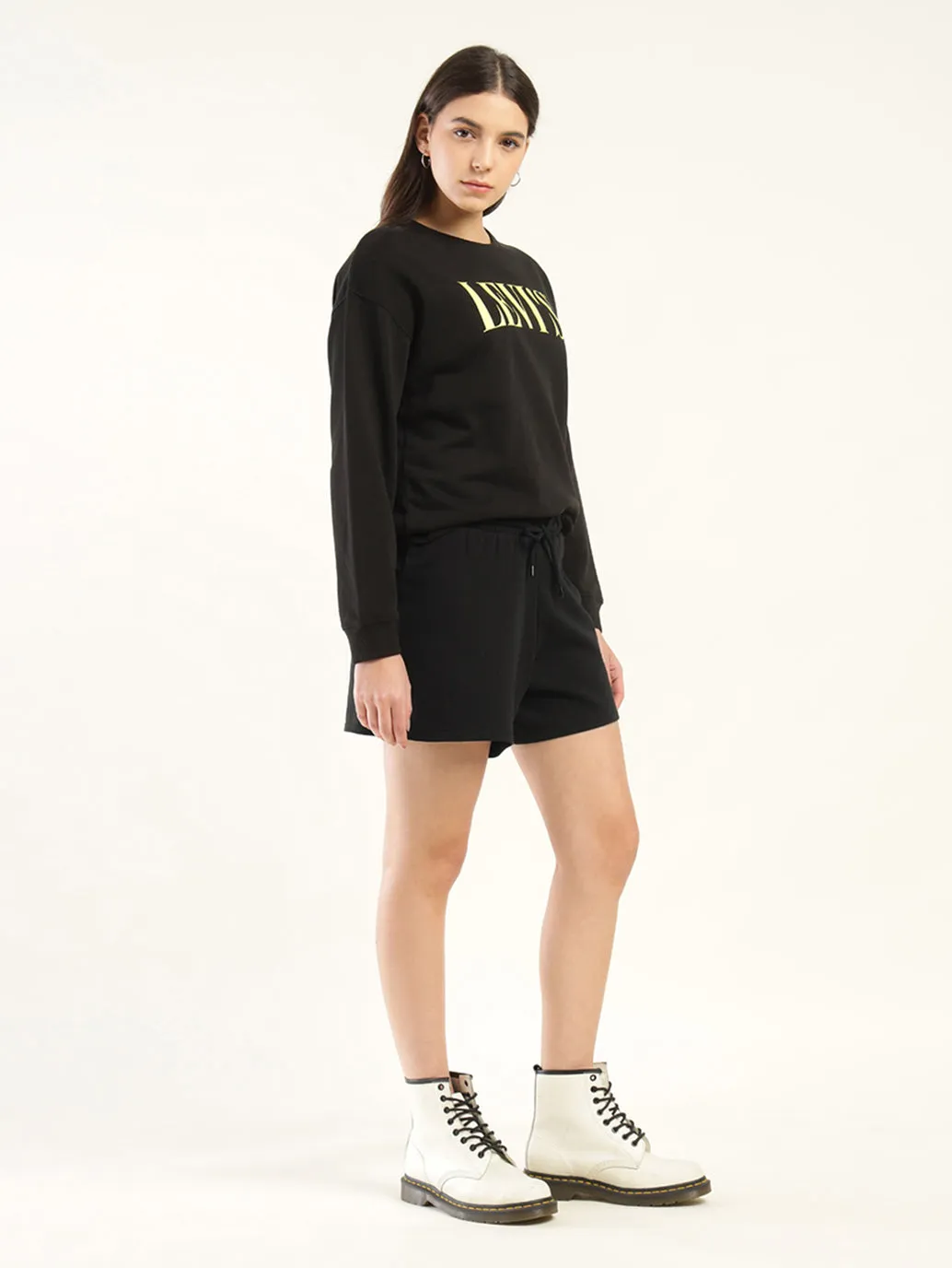 Women's Mid Rise Black Regular Fit Shorts